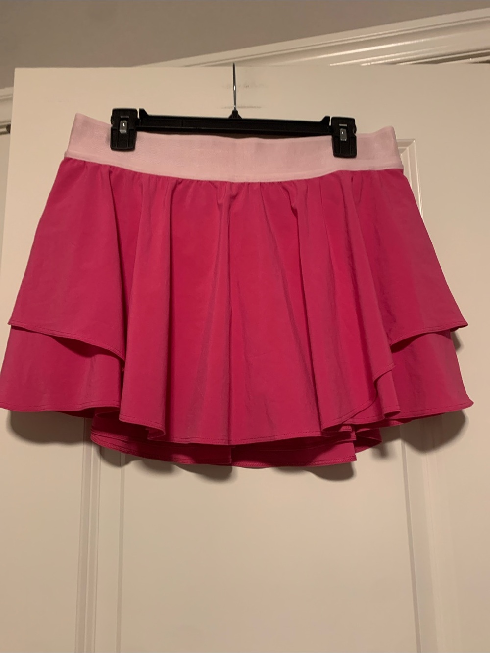 Lululemon Court Rival HR Skirt w/shorts Sz 10
Sonic Pink, Good Condition